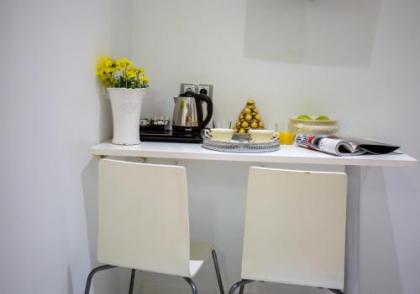 Hostal Adis - image 16