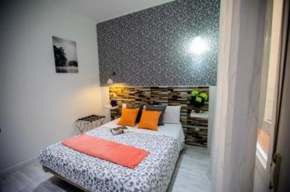 Hostal Adis - image 18