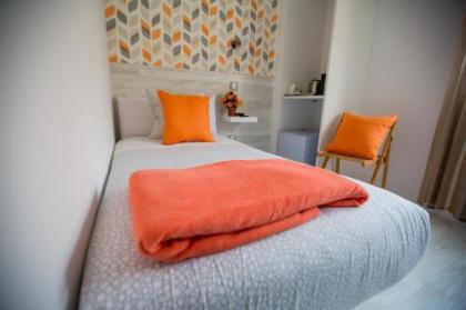 Hostal Adis - image 7