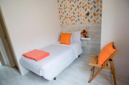 Hostal Adis - image 9
