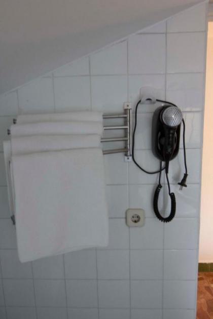 Hostal Roma - image 11