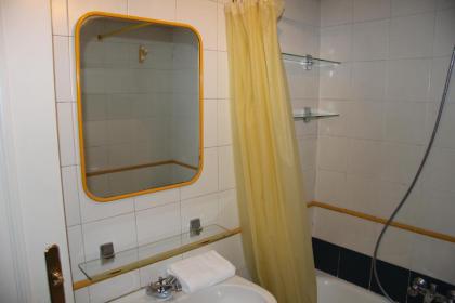 Hostal Roma - image 17