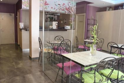 Hostal 4C Cuatro Caminos - image 13
