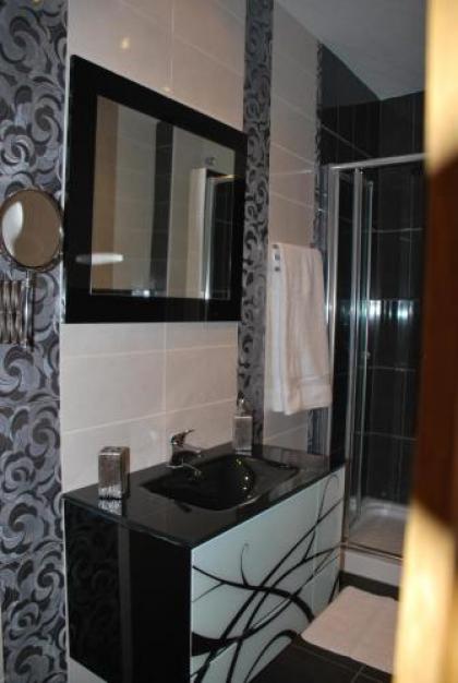 Apartamentos En Sol - image 17