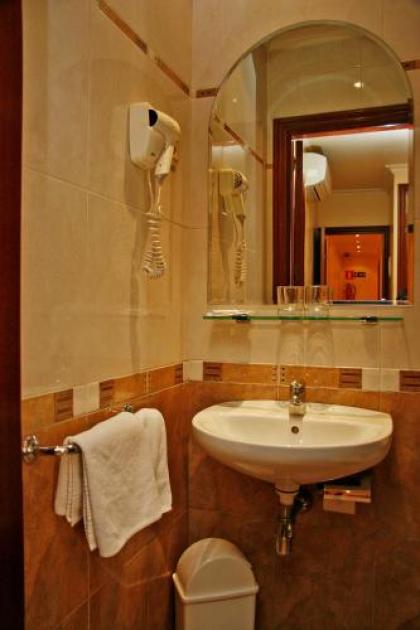 Hostal Victoria II - image 17