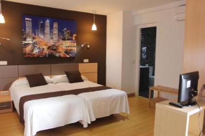 Hostal Falfes - image 16