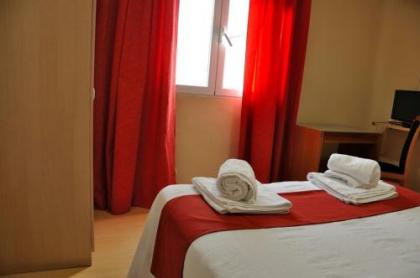 Hostal Falfes - image 18