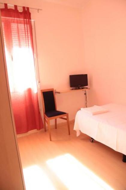 Hostal Falfes - image 20