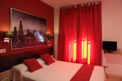 Hostal Falfes - image 4