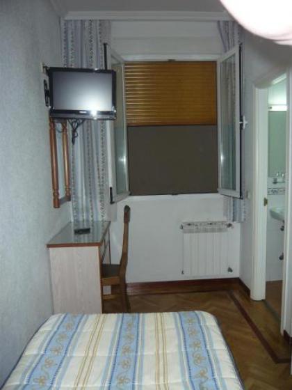 Hostal Triana - image 15