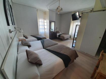 Hostal Riesco - image 14