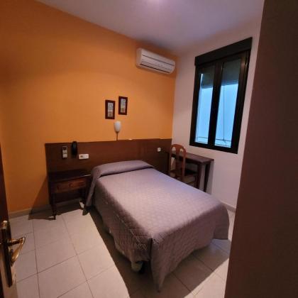 Hostal Pan America - image 11