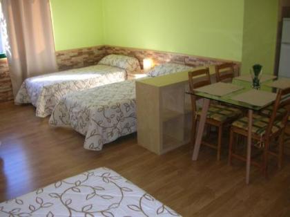 Apartamentos Barajas - image 10