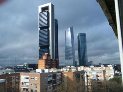 Madrid Studio Apartments - image 12