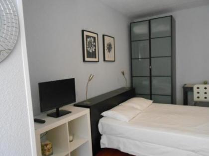 Madrid Studio Apartments - image 18