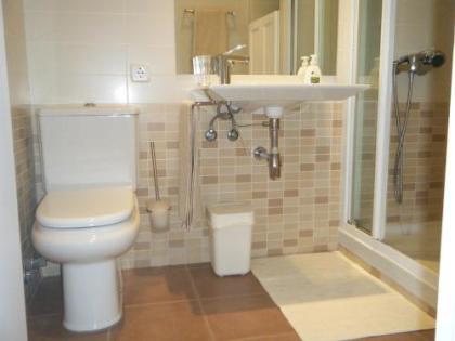 Madrid Studio Apartments - image 8