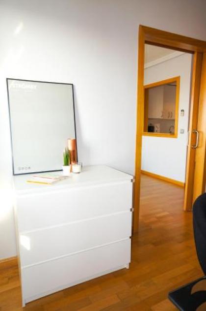 Apartamentos Madrid Anderson - image 11