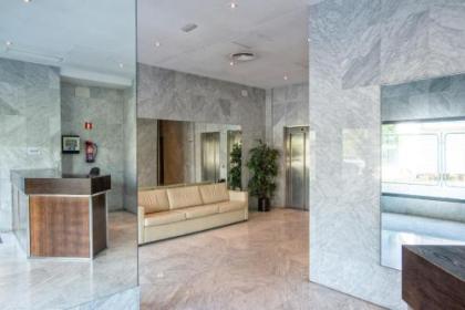 Apartamentos Madrid Anderson - image 12