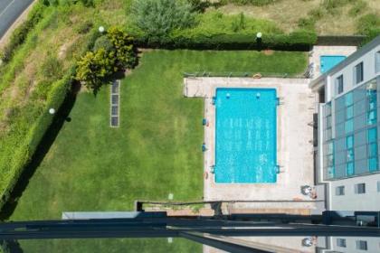 Apartamentos Madrid Anderson - image 13