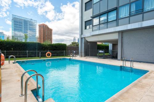 Apartamentos Madrid Anderson - image 2