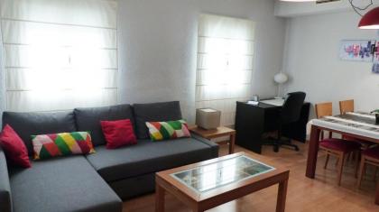 Apartamento Aluche con parking gratuito - image 2