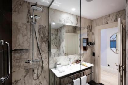 DoubleTree by Hilton Madrid - Prado - image 14