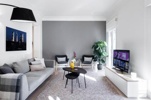 Principe de Vergara Apartment II by Flatsweethome - main image