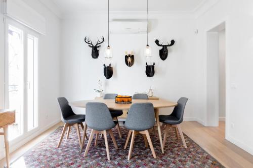 Principe de Vergara Apartment II by Flatsweethome - image 5