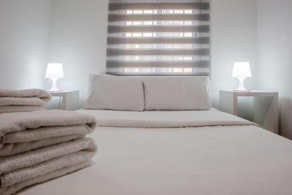 Comfortable 1 bed in Madrid w/ easy Airport access - image 13