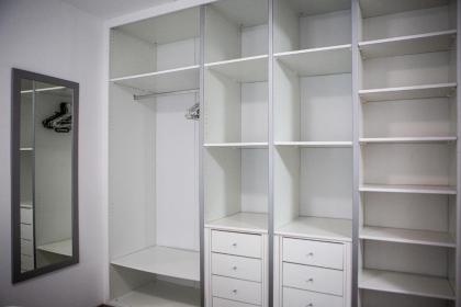 Comfortable 1 bed in Madrid w/ easy Airport access - image 15