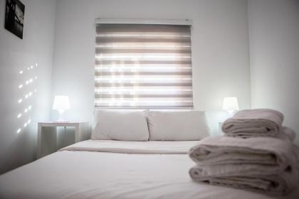 Comfortable 1 bed in Madrid w/ easy Airport access - image 17