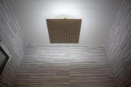 Comfortable 1 bed in Madrid w/ easy Airport access - image 3