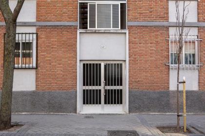 Comfortable 1 bed in Madrid w/ easy Airport access - image 6
