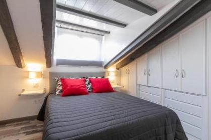 Luna Apartment - image 11