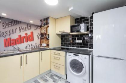Luna Apartment - image 15