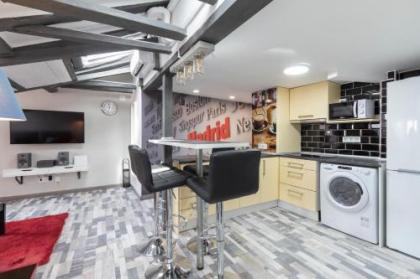 Luna Apartment - image 16