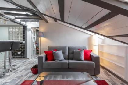 Luna Apartment - image 18