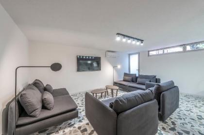 Private room in shared chalet Alameda Osuna 4 - image 17