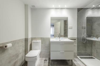 Private room in shared chalet Alameda Osuna 4 - image 18