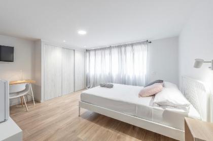 Private room in shared chalet Alameda Osuna 4 - image 20