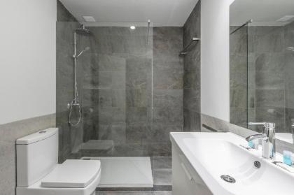 Private room in shared chalet Alameda Osuna 5 - image 13