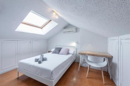 Private room in shared chalet Alameda Osuna 6