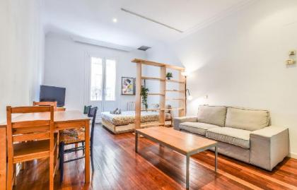 COZY StUDY PLAZA mAYOR 2 PAX