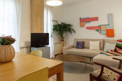Cute 1 Bedroom Apartment with a balcony - image 13