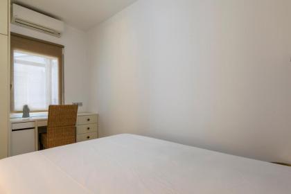 HOMEABOUT DIEGO DE LEÓN Apartment I - image 12