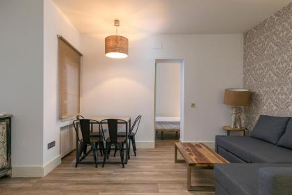 HOMEABOUT DIEGO DE LEÓN Apartment I - image 14