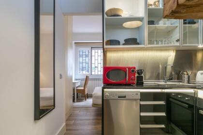 HOMEABOUT DIEGO DE LEÓN Apartment I - image 17