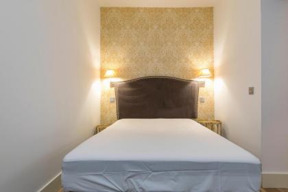 HOMEABOUT DIEGO DE LEÓN Apartment I - image 19