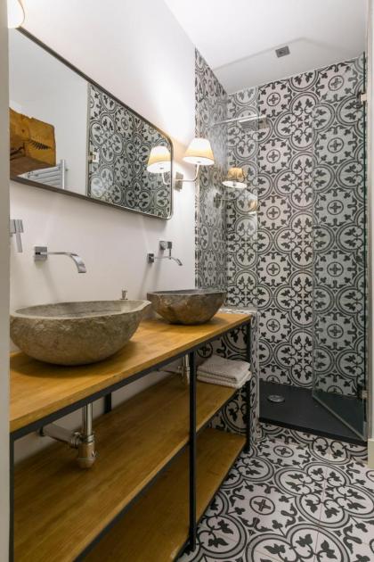 HOMEABOUT DIEGO DE LEÓN Apartment I - image 9