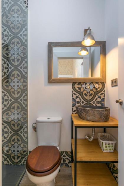 HOMEABOUT DIEGO DE LEÓN Apartment II - image 13